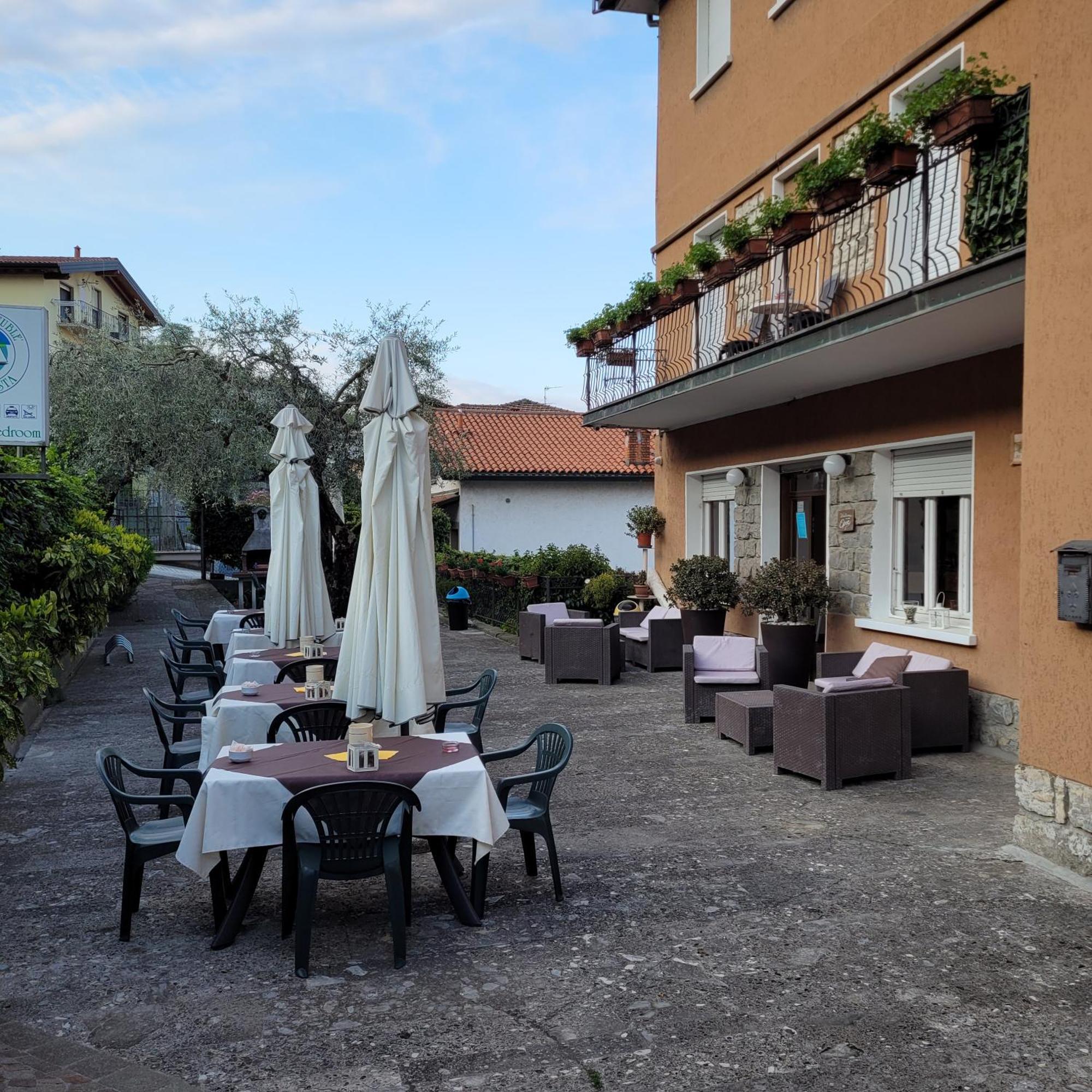 Hotel Bellavista Meuble Monte Isola Eksteriør billede