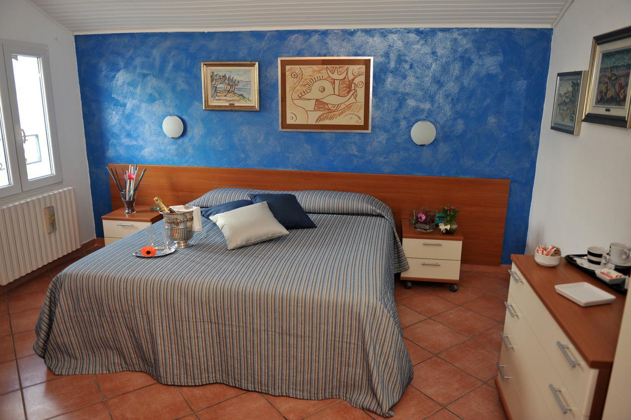 Hotel Bellavista Meuble Monte Isola Eksteriør billede