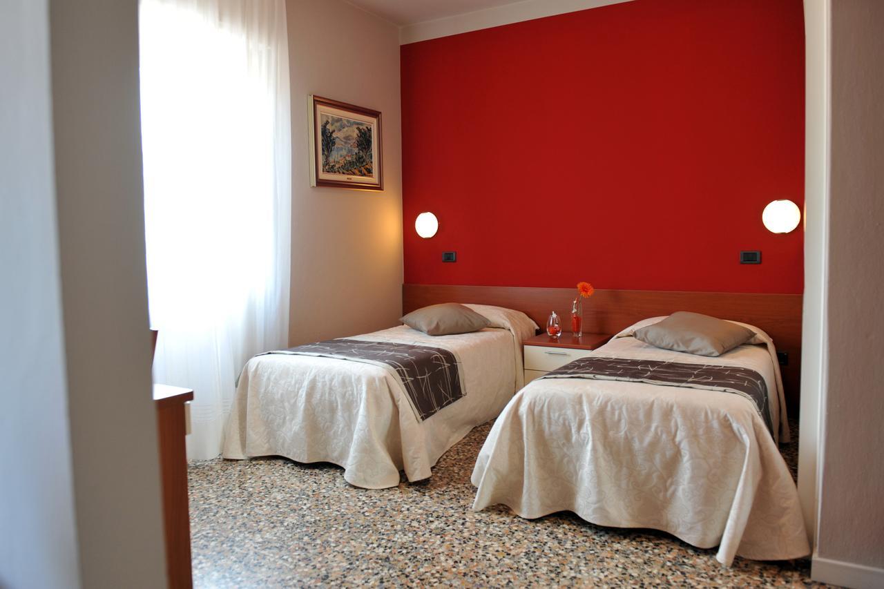 Hotel Bellavista Meuble Monte Isola Eksteriør billede