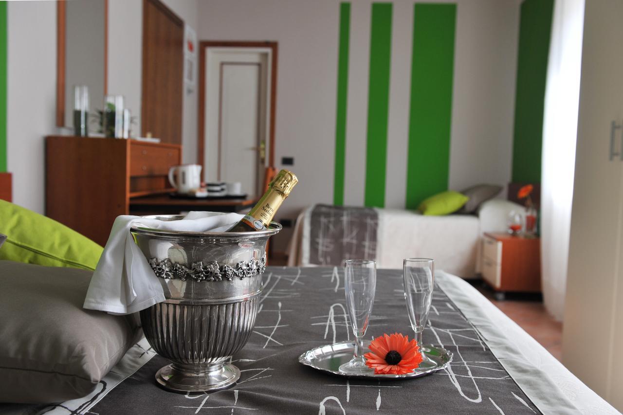 Hotel Bellavista Meuble Monte Isola Eksteriør billede