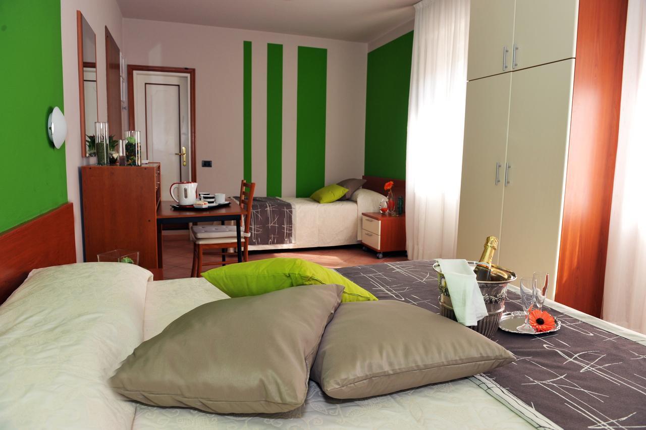 Hotel Bellavista Meuble Monte Isola Eksteriør billede